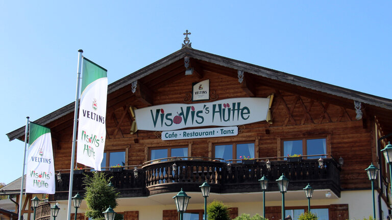 Vis &agrave; Vis&#039;s H&uuml;tte